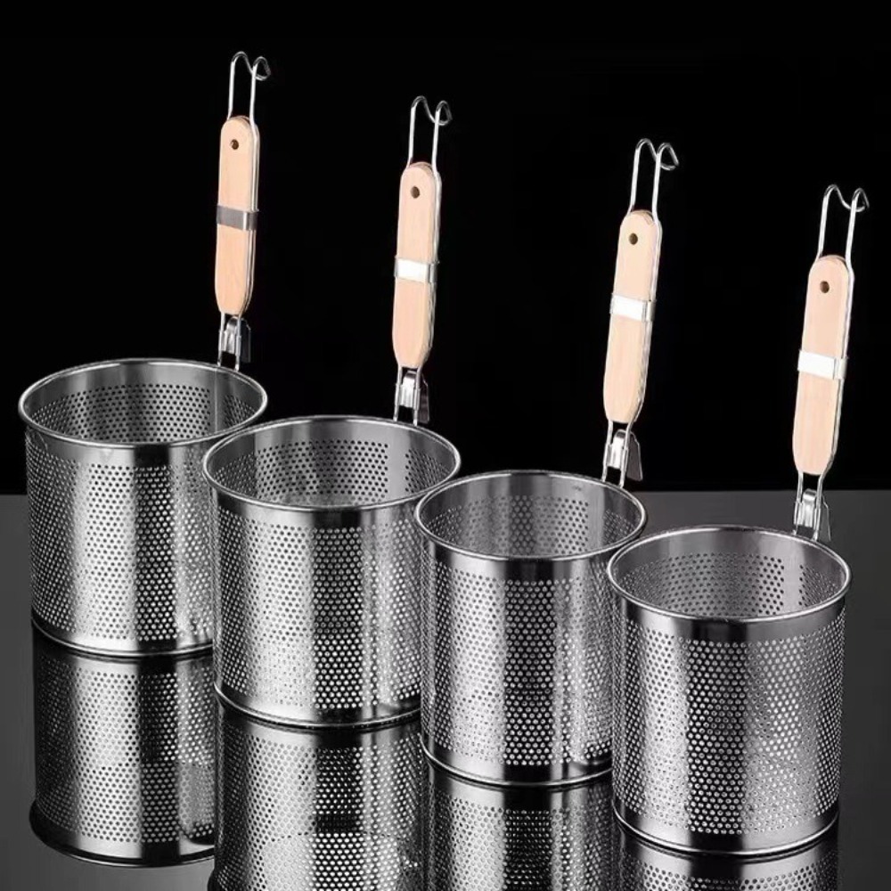 Kitchen Gadgets Pasta - กรวยสแตนเลสหนาทนทาน อุปกรณ์ครัวอเนกประสงค์ ตะกร้ากรองพาสต้าพร้อมด้ามจับไม้ กรวยกรองเส้นบะหมี่