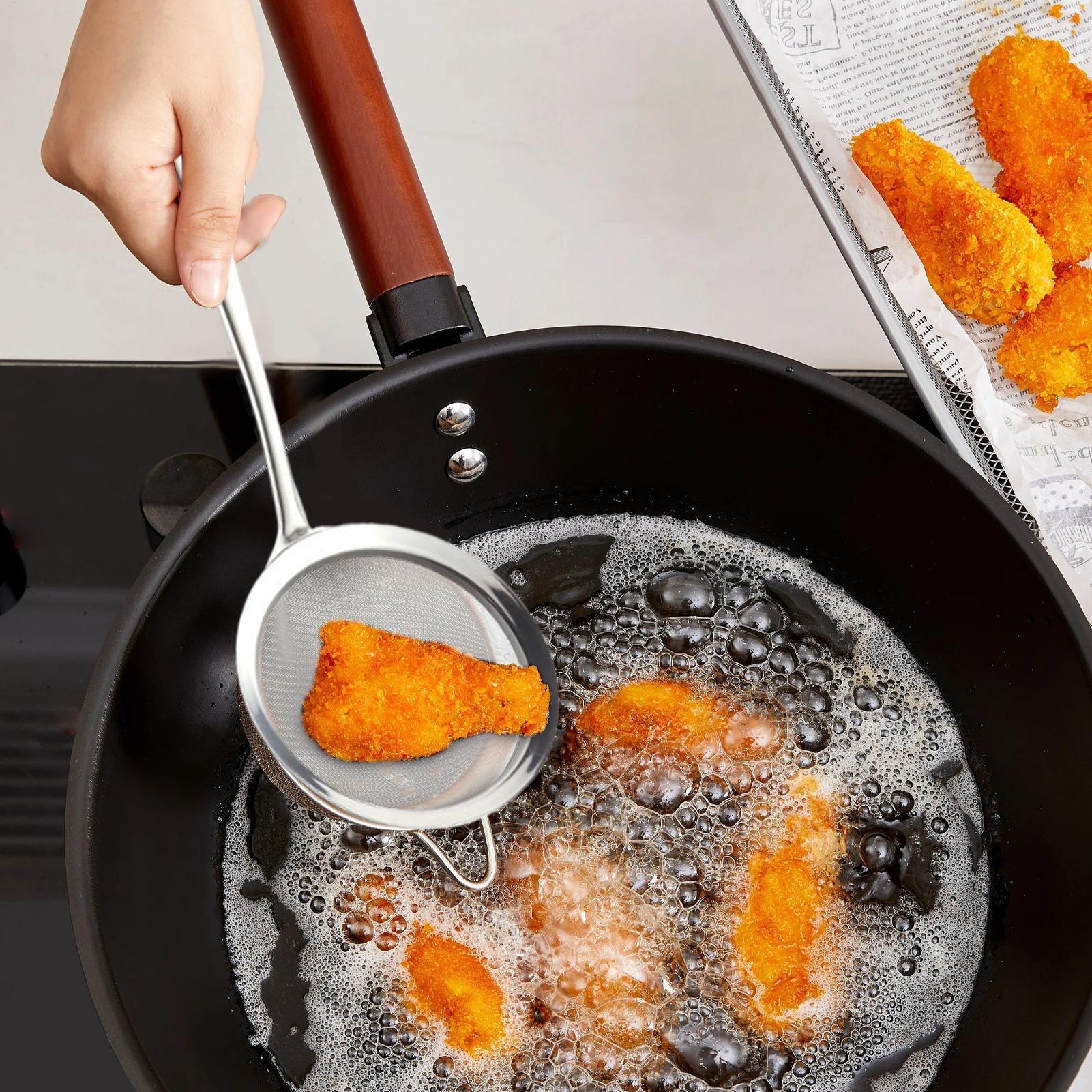 Kitchen Gadgets Pasta - กระชอนกรองอาหารแบบมีด้ามจับ สำหรับกรองน้ำมัน อาหาร ชา ควินัว ไข่